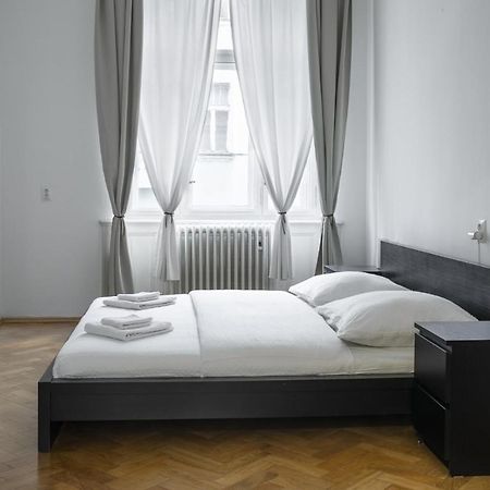 Prince Matyas Apartment Prága Kültér fotó