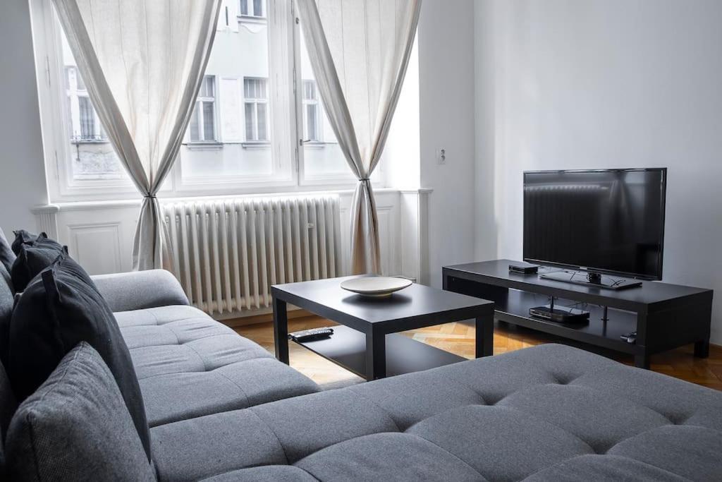 Prince Matyas Apartment Prága Kültér fotó