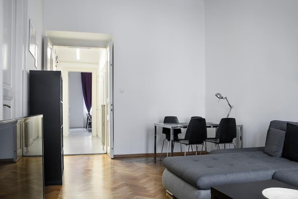 Prince Matyas Apartment Prága Kültér fotó