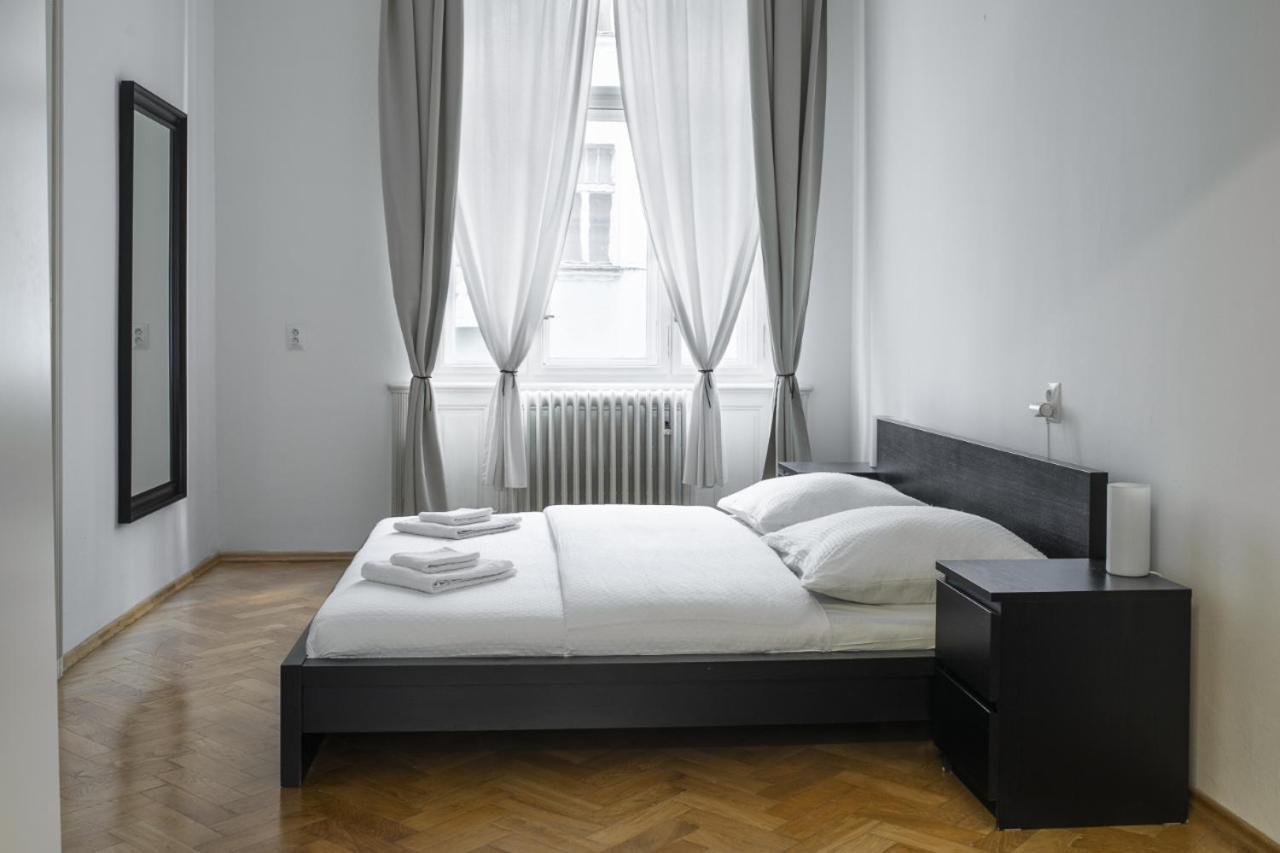 Prince Matyas Apartment Prága Kültér fotó